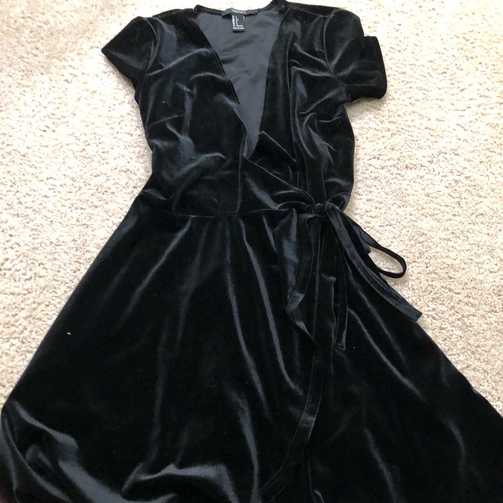 Little black dress!! Forever 21